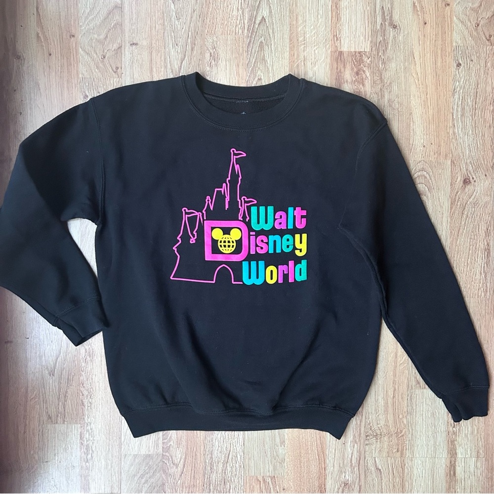 Disney Crew Sweatshirt Size Large